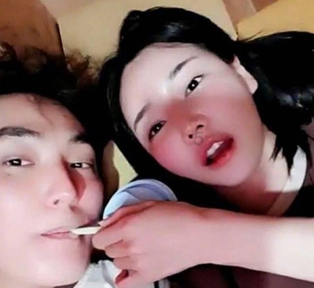 小萌妹的甜美装扮